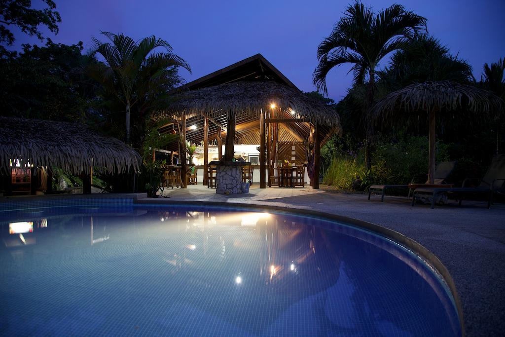 Hotel Suizo Loco Lodge & Resort Cahuita Extérieur photo