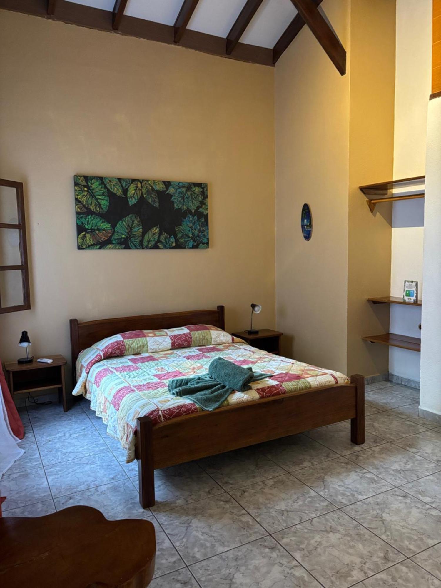 Hotel Suizo Loco Lodge & Resort Cahuita Extérieur photo