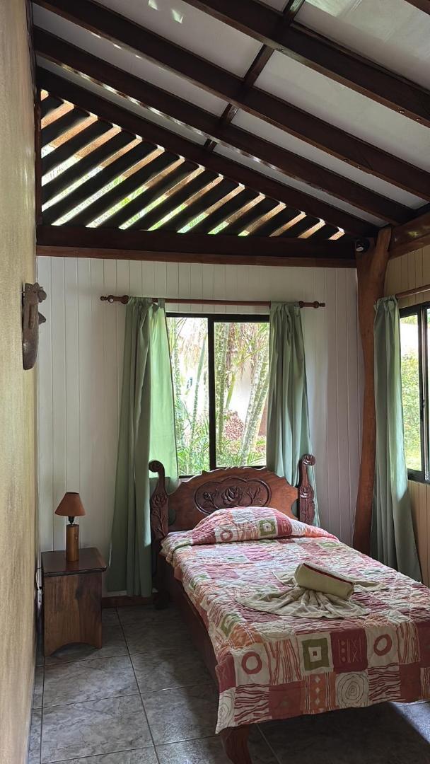 Hotel Suizo Loco Lodge & Resort Cahuita Extérieur photo