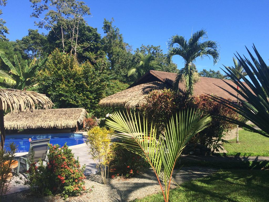 Hotel Suizo Loco Lodge & Resort Cahuita Extérieur photo