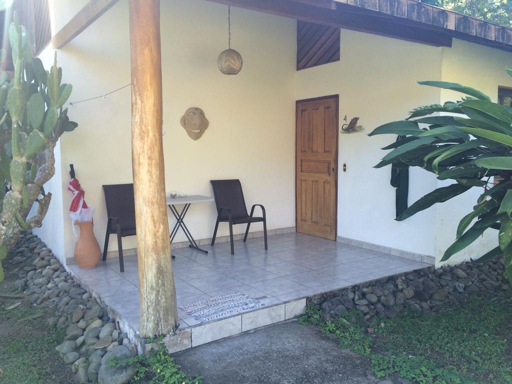Hotel Suizo Loco Lodge & Resort Cahuita Chambre photo