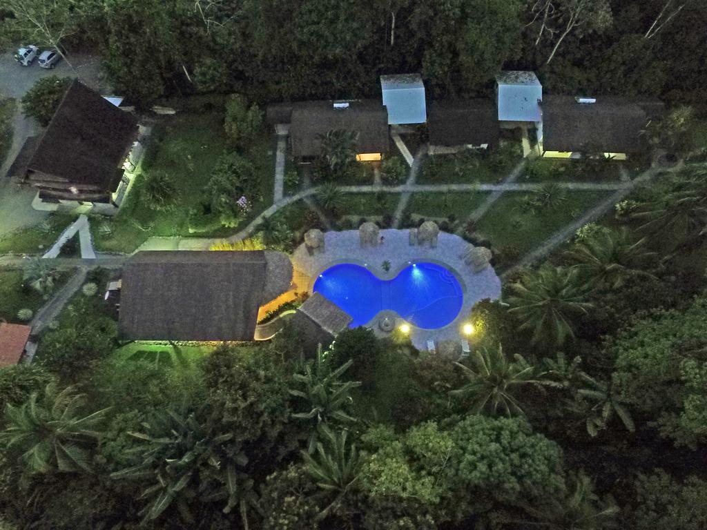 Hotel Suizo Loco Lodge & Resort Cahuita Extérieur photo